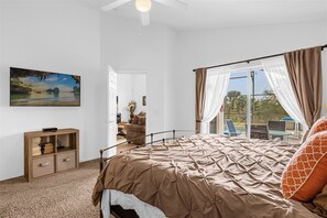 4 bedrooms, iron/ironing board, free WiFi, bed sheets - Stylish Family Villa in West Haven with Game Room & Pool Close to Disney World (Davenport)