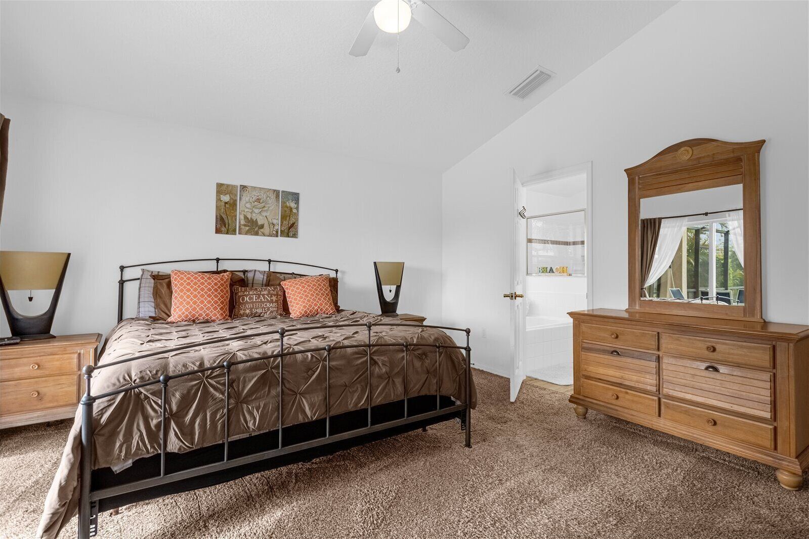 4 bedrooms, iron/ironing board, free WiFi, bed sheets