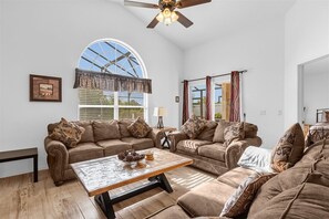 Smart TV - Stylish Family Villa in West Haven with Game Room & Pool Close to Disney World (Davenport)
