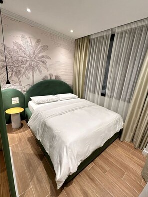 Iron/ironing board, WiFi, bed sheets - The Golden Luxury Downtown (One) (Tiranë)