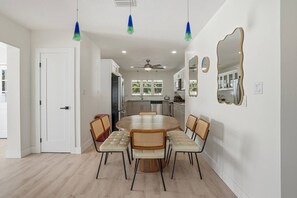 Dining - Close by the water and parks (Gulfport)
