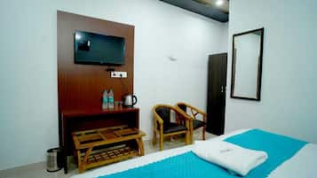 Deluxe Double or Twin Room, Patio, Mountain View