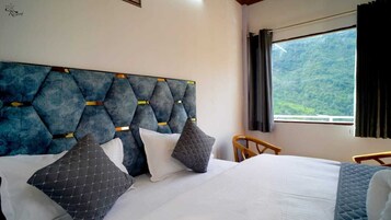 Deluxe Double or Twin Room, Patio, Mountain View