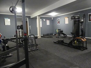 Kahden hengen deluxe-huone (yksi tai kaksi sänkyä), parveke, valtamerinäköala | Kuntoilutila