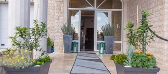 White Stone Villa 