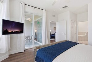 2 bedrooms, desk, iron/ironing board, WiFi - #324 - Golf Views -Second Floor - Updated (Naples)