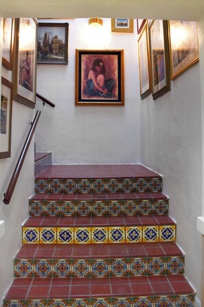 Interior - Historical Hotel City View One Queen Bed on Ocean Drive! (Miami Beach)