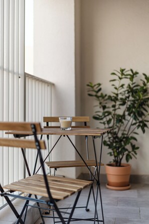 Dining - Modern Apartment with Private Parking and Balcony, Timisoara center (Timișoara)