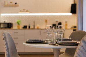 Dining - Modern Apartment with Private Parking and Balcony, Timisoara center (Timișoara)