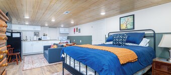 Free Pizza , Quiet Luxury Suite Soundproof + RO water