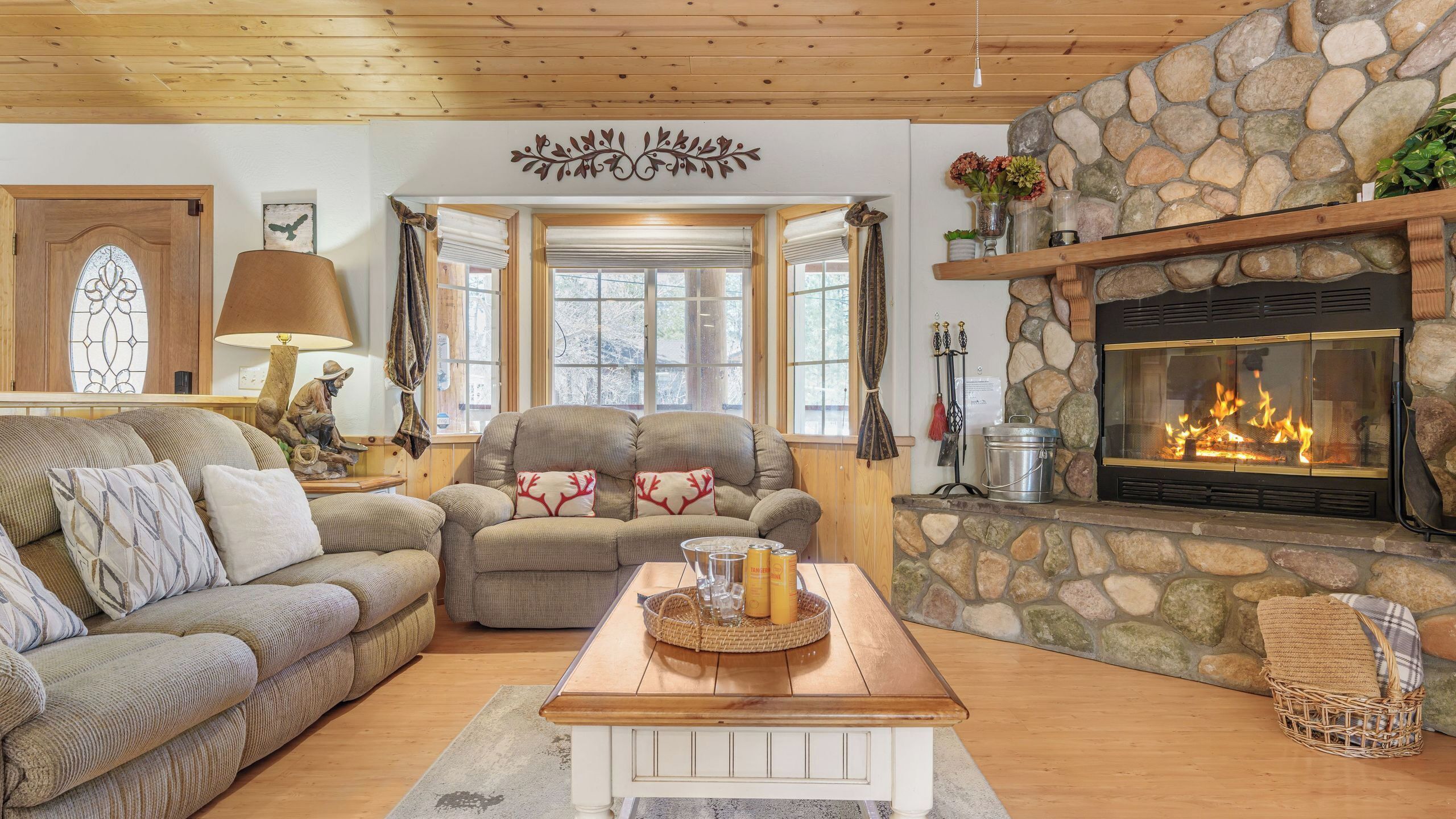 House (3 Bedrooms) | Interior