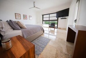 Deluxe Apartment, 2 Bedrooms, Marina View | Free WiFi - La Amada Rooftop Condo w Marina Views (Cancún)