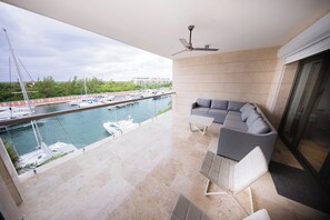 Terrace/patio - La Amada Rooftop Condo w Marina Views (Cancún)