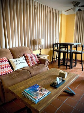 Living area - Marina Sol 1-bedroom condo in perfect Cabo San Lucas location (Cabo San Lucas, BCS)