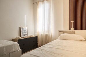 Free WiFi, bed sheets - Ortensie House (Padua)