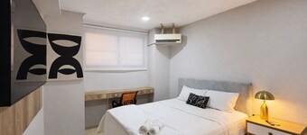 Suite @ Lomas de Urdesa walk to Tennis Federation