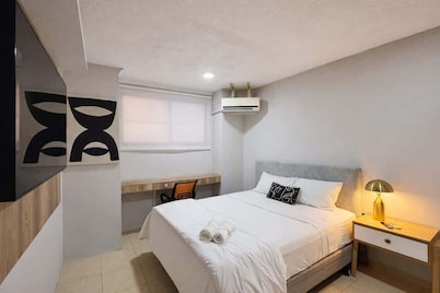 Suite at Lomas de Urdesa walk to Tennis Federation