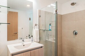 Hair dryer, towels - Tropical condo retreat with stunning terrace views and shared resort amenities (Jaco)
