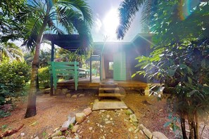 Terrace/patio - Charming retreat with spacious outdoor areas,  cozy interior & near to beach (Placencia)