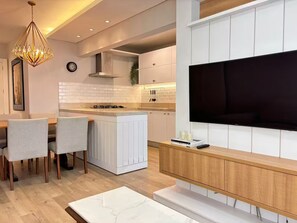 Private kitchen - 2 Bedrooms - Near the Beach - Renovated Apartment (Balneário Camboriú)