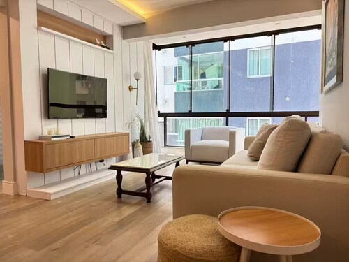 2 Bedrooms - Near the Beach - Renovated Apartment