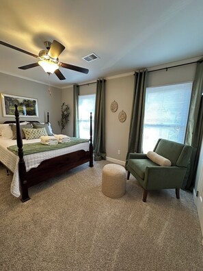 2 bedrooms, iron/ironing board, WiFi, bed sheets - Excellent Masters Location! Just Added!! Discounts! (Augusta)
