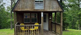 Adorable cabin near Roaring River perfect for a relaxing getaway