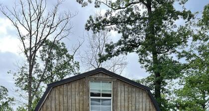 Adorable cabin near Roaring River perfect for a relaxing getaway