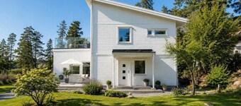 Lakefront Villa in Saltsjöbaden near Stockholm