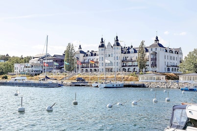 Lakefront Villa in Saltsjöbaden near Stockholm