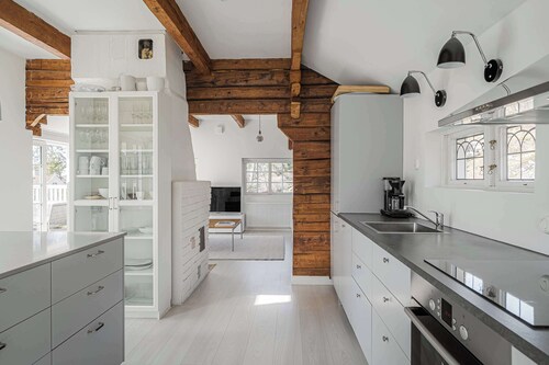Lakefront Villa in Saltsjöbaden near Stockholm