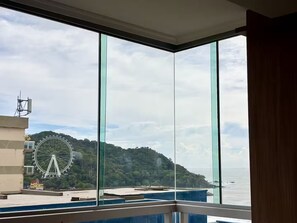 Interior - Oceanfront near the Ferris Wheel - 1 Bedroom (Balneário Camboriú)