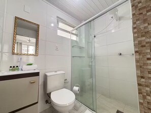 Bathroom - Apartment 350m from the beach • Shopping 1 minute away • With Garage (Balneário Camboriú)