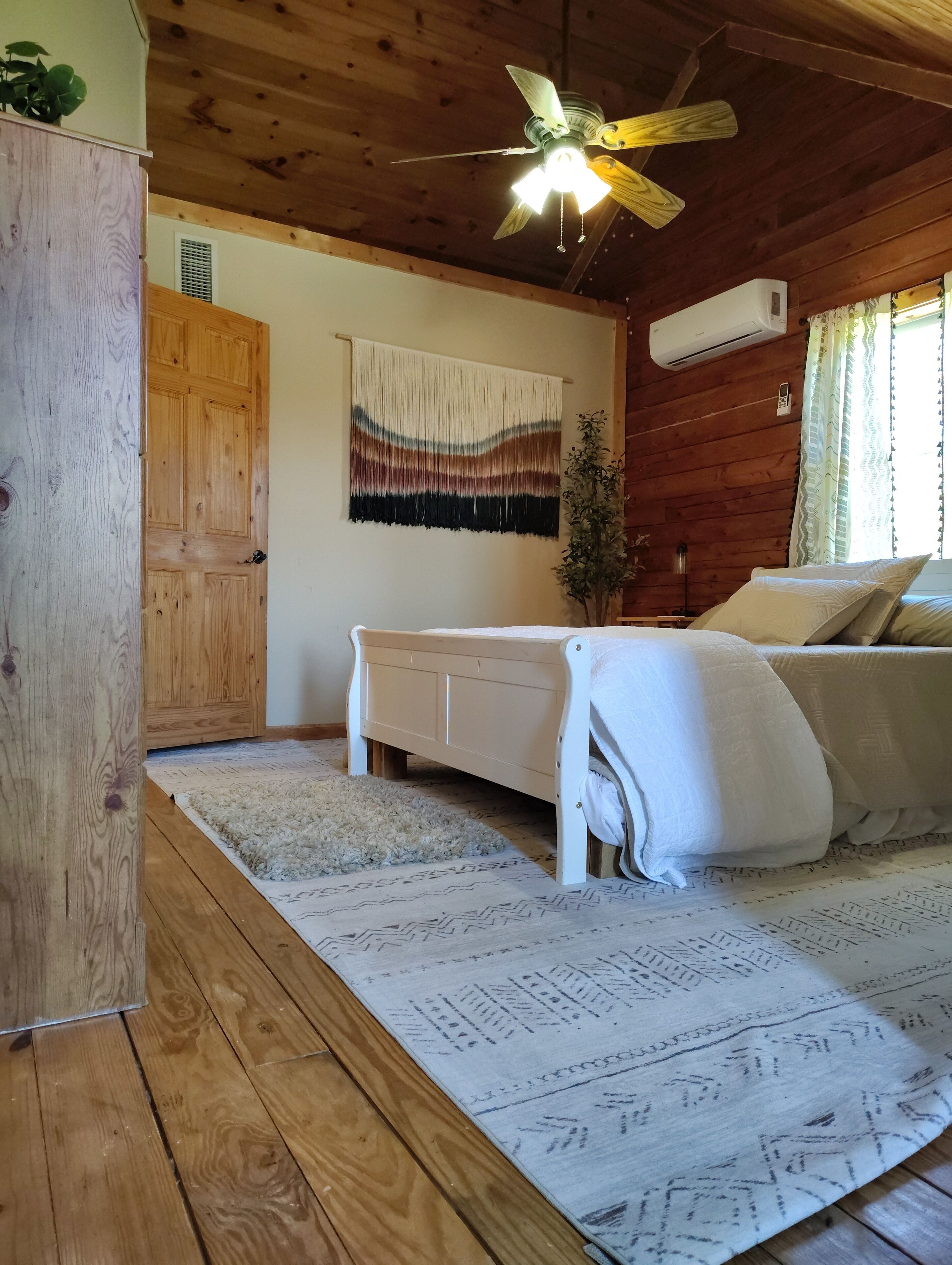 4 chambres, fer et planche à repasser, accès au Wi-Fi (inclus)