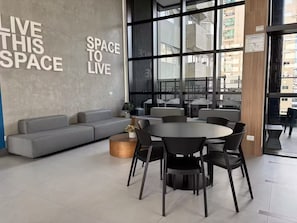 Interior - Studio apartment in Batel with pool, gym, and coworking space. (Curitiba)