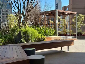 Terrace/patio - Studio apartment in Batel with pool, gym, and coworking space. (Curitiba)