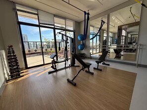 Fitness facility - Spacious studio apartment in Batel, complete condominium. (Curitiba)