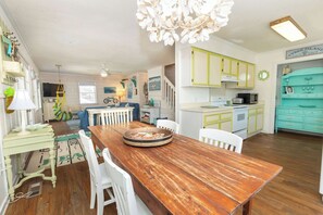 Dining - Tybee Island Beach House Near Ocean & Family Fun (Tybee Island)