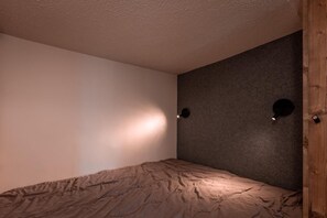 Interior - 300m from ski slopes, 3rd floor, balcony, tv, 25m², Les Arcs (Les Arcs)