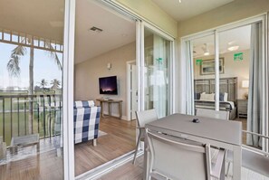 Outdoor dining - #321 - Luxury - Golf Course Views - Sleeps 6 (Naples)