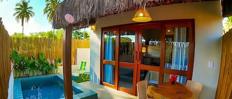 Basic Chalet | Tempat makan luar