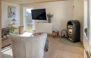 Smart TV, fireplace - Beautiful home in Blokhus with WiFi (Blokhus)