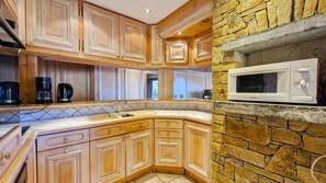 Microwave, oven, dishwasher - 250m from shops, 6th floor, terrace, tv, ski locker, 100m², Flaine (Flaine)