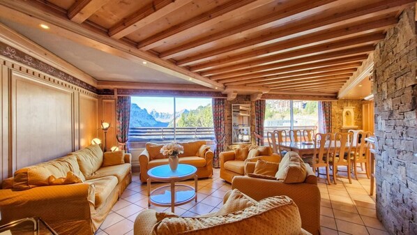TV - 250m from shops, 6th floor, terrace, tv, ski locker, 100m², Flaine (Flaine)
