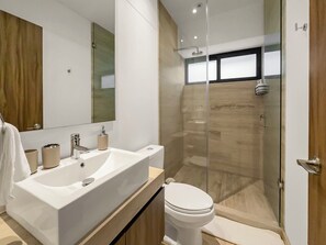 Hair dryer, towels - 23-GH3 2 BR 2.5 Baths Private Patio Roma Norte (Ciudad de México)