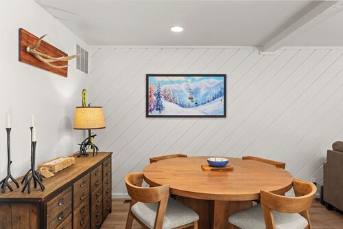 Fairway Nine 2-bedroom condo in beautiful Sun Valley