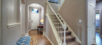 Rhumba by Avantstay Game Room + Bakyard Oasis + Outdoor Dining Near Beaches and Downtown