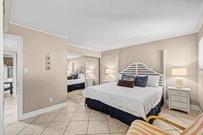 3 bedrooms, iron/ironing board, WiFi, bed sheets - Spacious Gulf Front Condo - SV 111 (Pensacola Beach)
