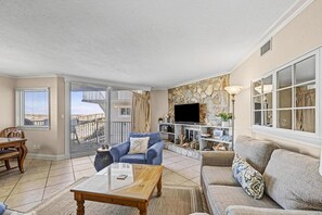 TV - Spacious Gulf Front Condo - SV 111 (Pensacola Beach)