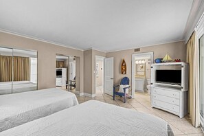 3 chambres, fer et planche à repasser, Wi-Fi, draps fournis